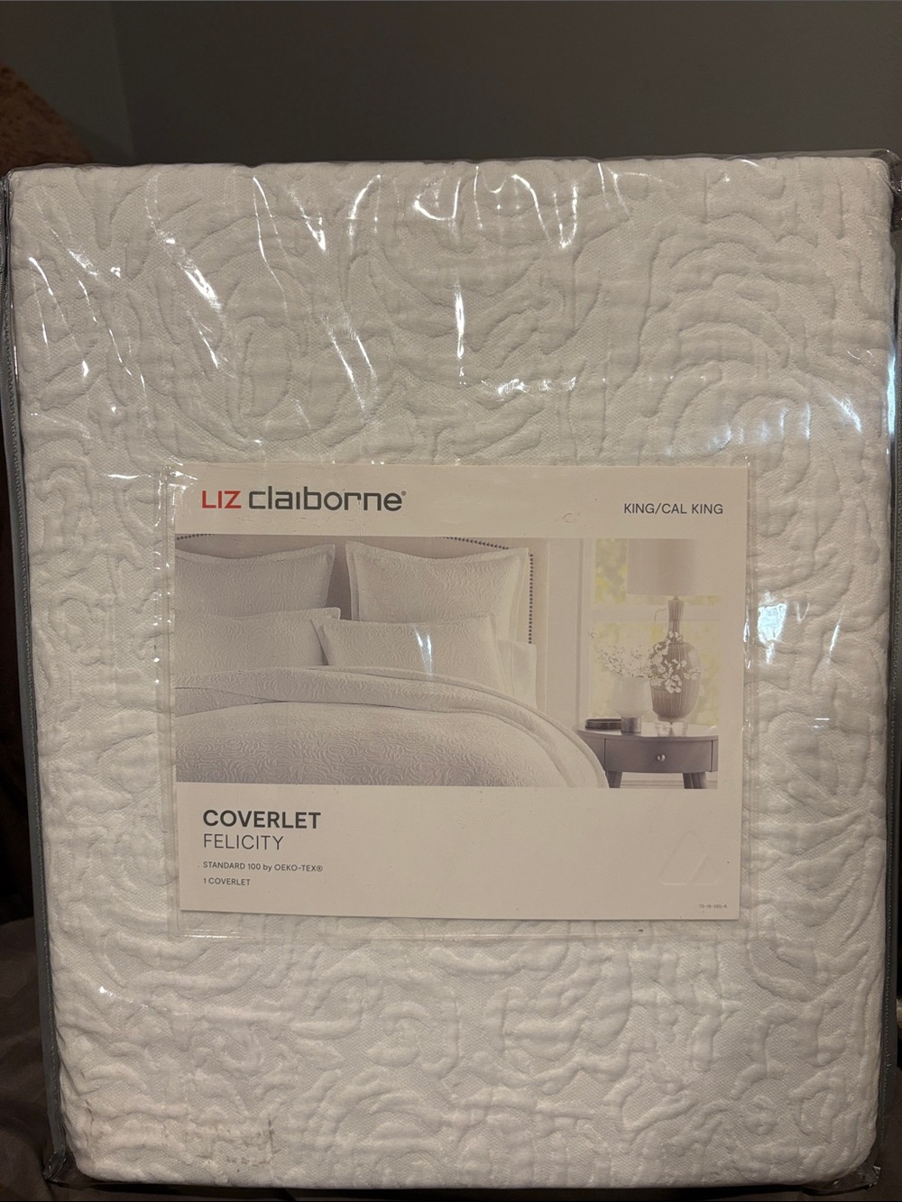 Liz Claiborne White Quilted Felicity Coverlet - King/Cal King